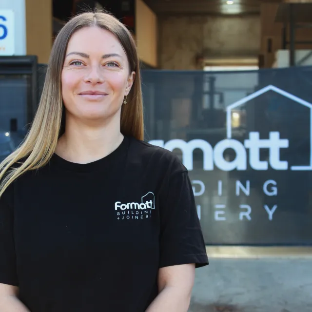 Sophie_Headshot_Outside